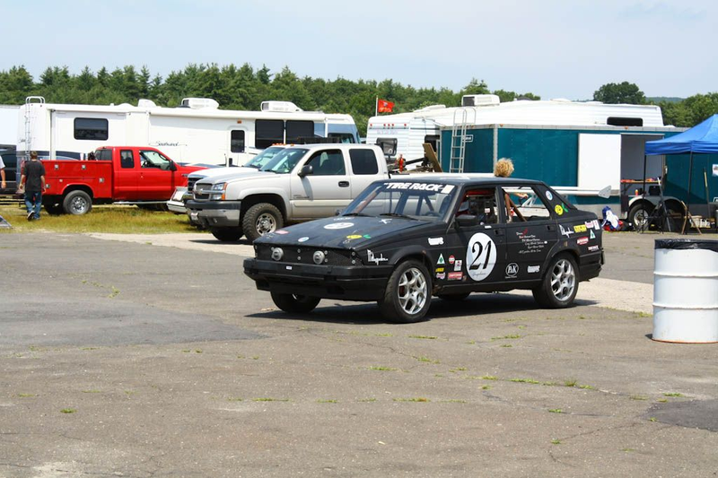 Illustration for article titled The 24 Hours Of LeMons New England 2009 Über Gallery, Part 2